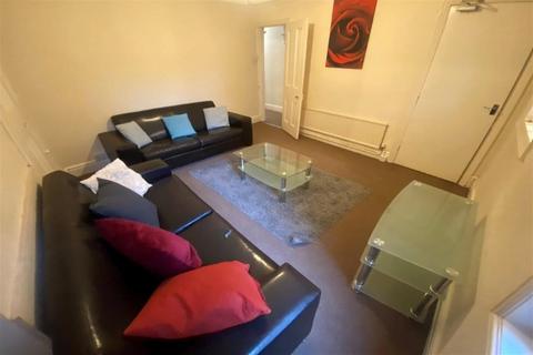 3 bedroom end of terrace house to rent, Broadgate, Beeston, NG9 2GG