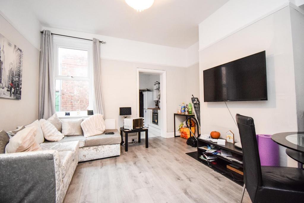Living Room (Main)