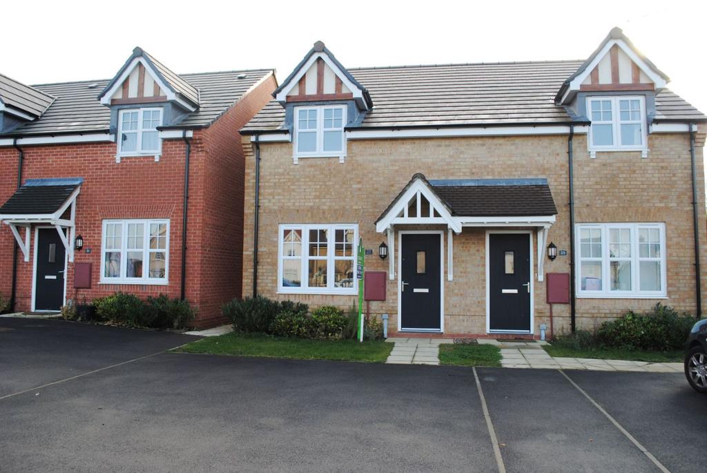 Highwayman Close, Buckton Fields, Northampton NN2 8FQ 2 bed semidetached house £230,000