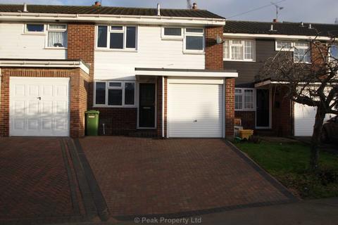 3 bedroom terraced house to rent, Firfield Road, Benfleet SS7