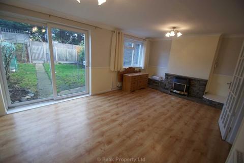 3 bedroom terraced house to rent, Firfield Road, Benfleet SS7