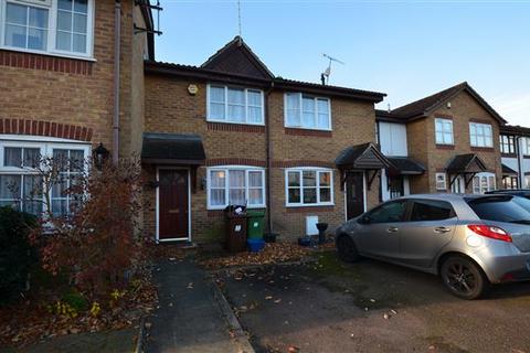 2 bedroom terraced house to rent, Farm Close, Borehamwood