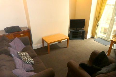 4 bedroom terraced house to rent, Oxney Road, Rusholme, Manchester