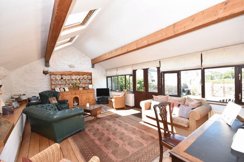 The Mowhay, Castle Upon Alun, Vale of CF32 0TN 4 bed barn