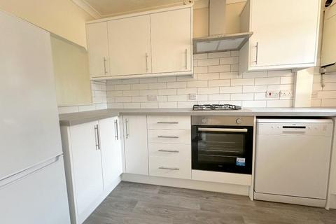 2 bedroom terraced house to rent, Heron Drive, Bushmead, Luton, LU2 7LZ