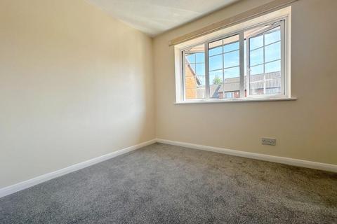 2 bedroom terraced house to rent, Heron Drive, Bushmead, Luton, LU2 7LZ