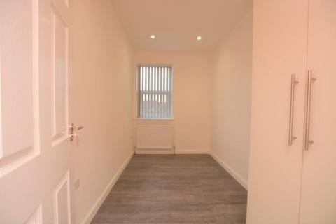 House share to rent, High Street, Slough