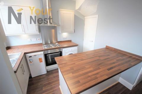 4 bedroom terraced house to rent - Beechwood Street, Burley, Leeds, LS4 2LX