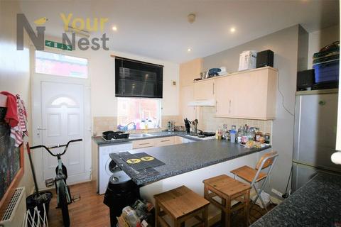 5 bedroom terraced house to rent, Beamsley Terrace, Hyde Park, LS6 1LP