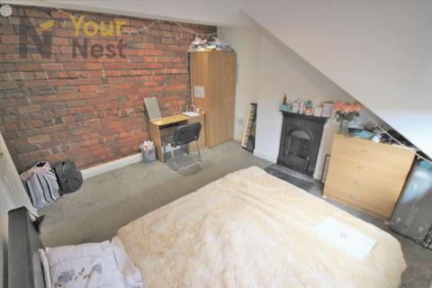 4 bedroom terraced house to rent - Quarry Place, Woodhouse, Leeds, LS6 2JT