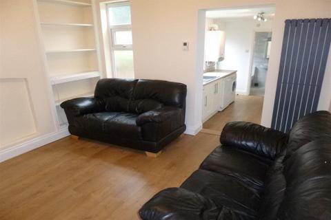 4 bedroom end of terrace house to rent - Humber Road, Beeston, NG9 2ET