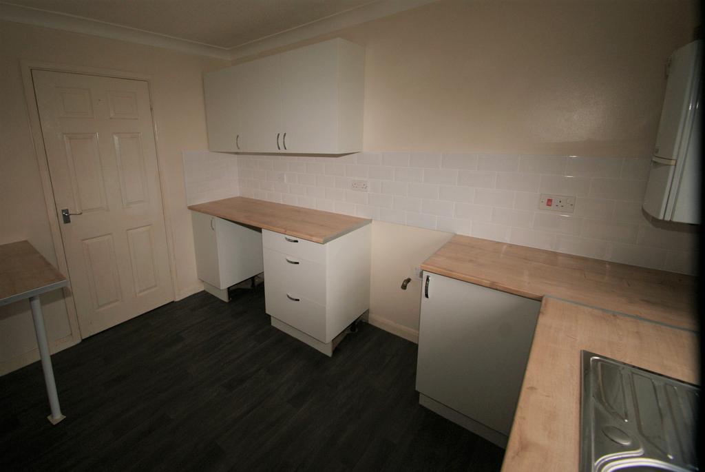 Bridgeside, Deal CT14 2 bed end of terrace house £775 pcm (£179 pw)
