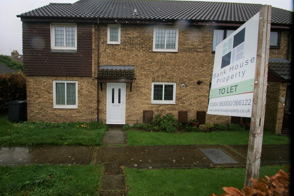 Bridgeside, Deal CT14 2 bed end of terrace house £775 pcm (£179 pw)
