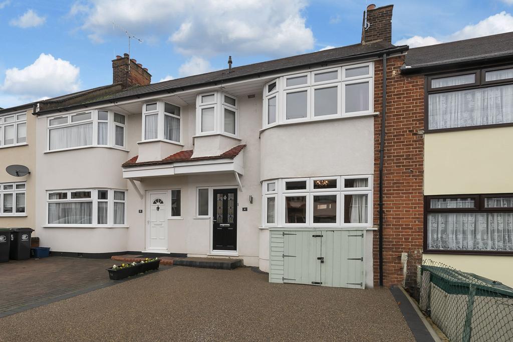 Willow Close, Buckhurst Hill, IG9 3 bed terraced house £585,000