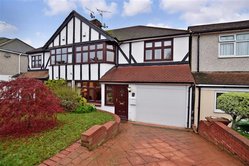 Appledore Avenue, Bexleyheath, Kent 4 bed semidetached house £475,000