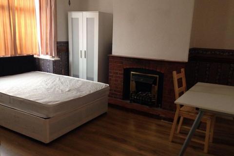 4 bedroom house share to rent - Clay Lane
