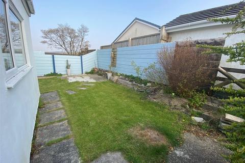 2 bedroom bungalow to rent, Hornapark Close, Lifton, Devon, PL16