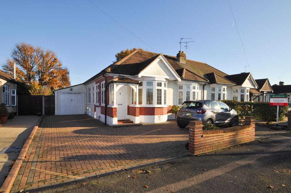 Hyland Way, Hornchurch, Essex, RM11 3 bed semidetached bungalow £550,000