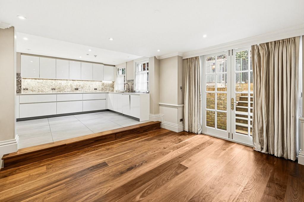 Kitchen / Dining