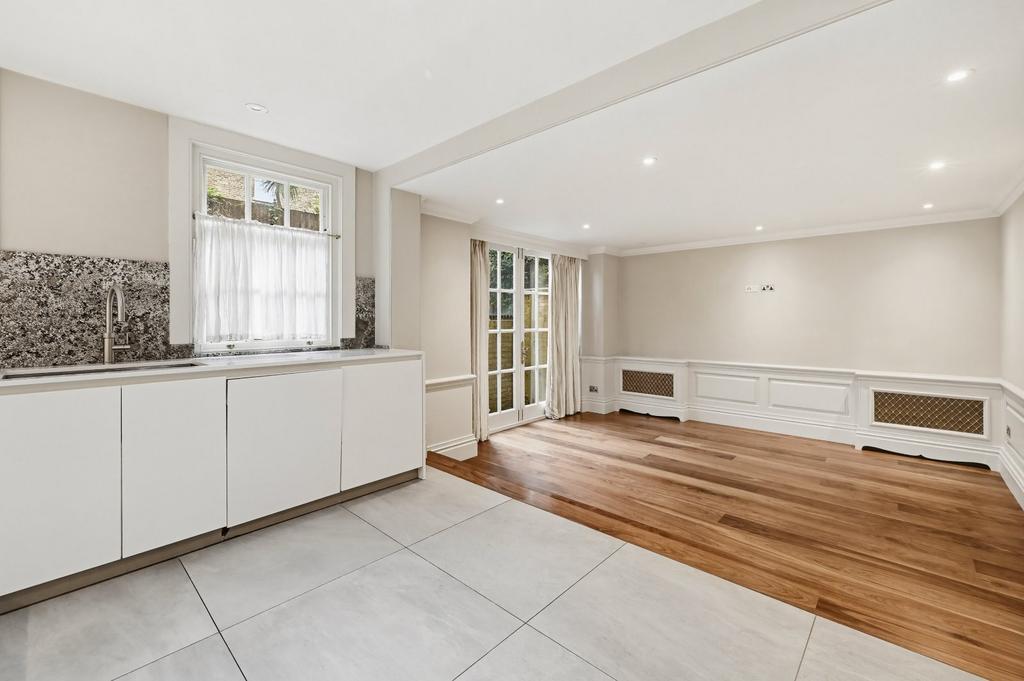Kitchen / Dining