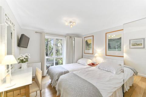 2 bedroom apartment to rent, Fitzjohns Avenue, Hampstead, London, NW3
