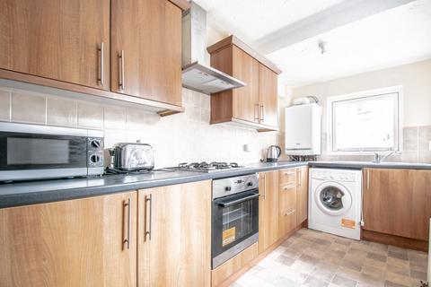 3 bedroom terraced house to rent, Belle Grove West, Spital Tongues, Newcastle Upon Tyne