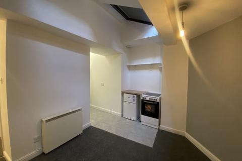 Studio to rent - Bath Street, Leamington Spa