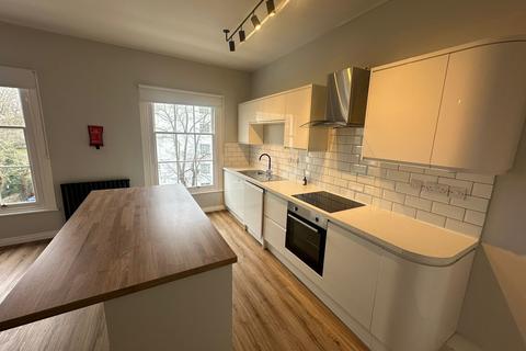 undefined, Flat 2,  4 Clarendon Square, CV32 5QJ