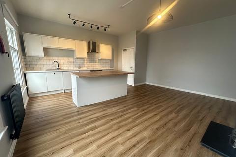 undefined, Flat 2,  4 Clarendon Square, CV32 5QJ