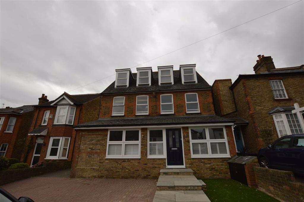 Hallowell Road, Northwood, Middlesex, HA6 2 bed apartment £1,350 pcm
