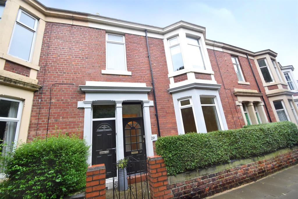 Park Terrace, North Shields 2 bed flat £500 pcm (£115 pw)