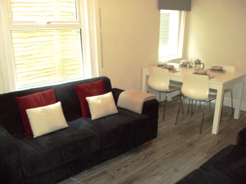 Tennyson Road, Portswood, Southampton, SO17 5 bed house £2,125 pcm (£