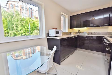 2 bedroom apartment to rent, Mariners Wharf, Quayside, Newcastle Upon Tyne