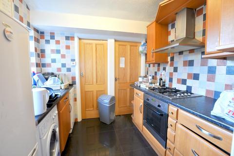 3 bedroom flat to rent - Simonside Terrace, Heaton, Newcastle Upon Tyne