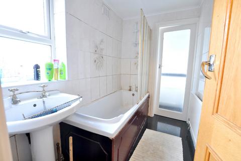 3 bedroom flat to rent, Simonside Terrace, Heaton, Newcastle Upon Tyne