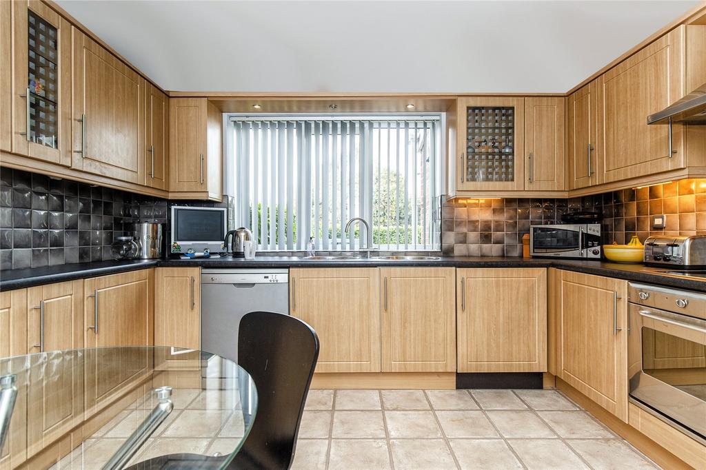 Gravelhill Lane, Whitley, Goole, DN14 4 bed semidetached house £200,000