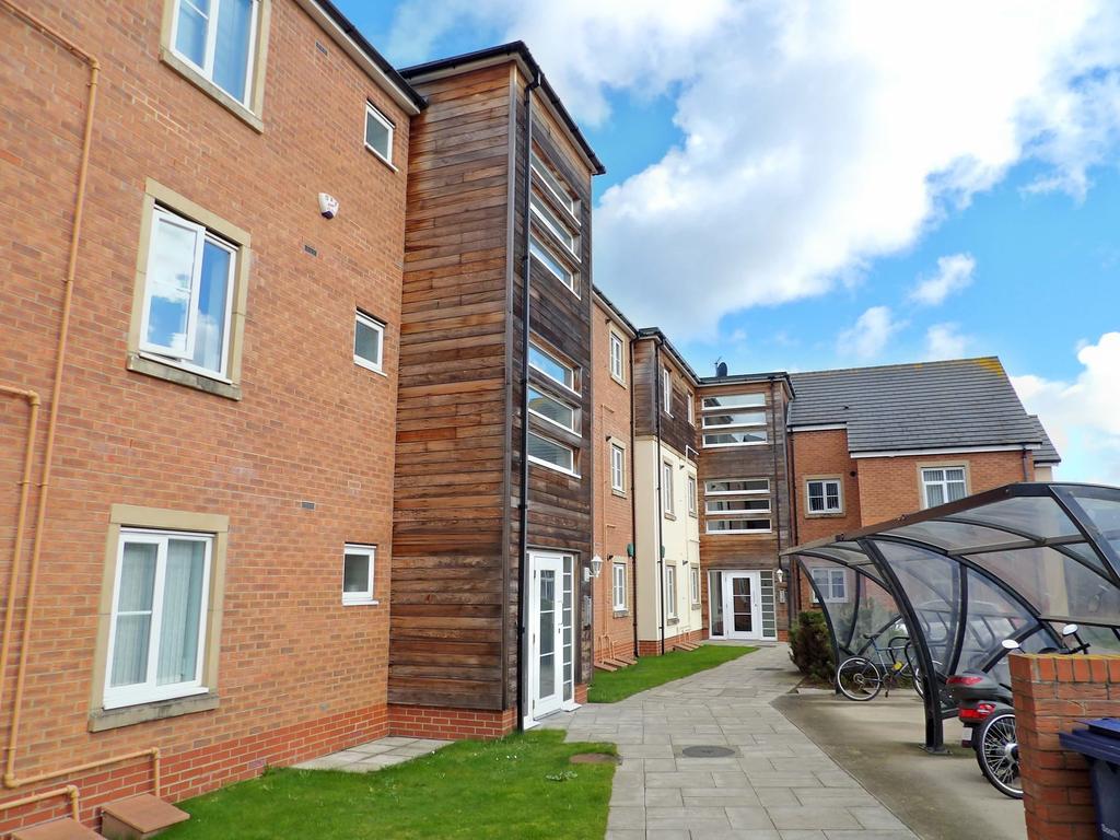 Aspen Place, Cleadon Vale, South Shields, Tyne and Wear, NE34 8BZ 2 bed flat £75,000