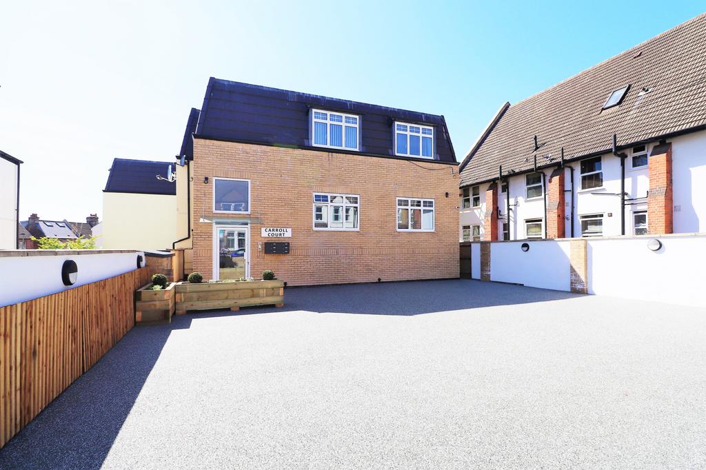 Tylney Road, Bromley 2 bed flat £385,000