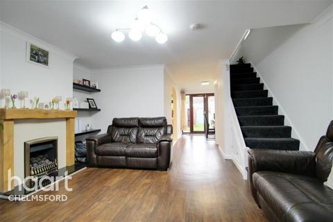 3 bedroom end of terrace house to rent, Skylark Walk