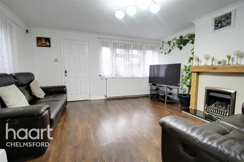 3 bedroom end of terrace house to rent, Skylark Walk