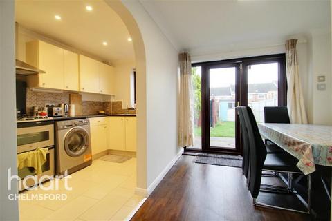 3 bedroom end of terrace house to rent, Skylark Walk