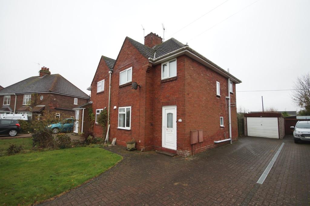 Sleaford Road, Bracebridge Heath 3 bed semidetached house £165,000
