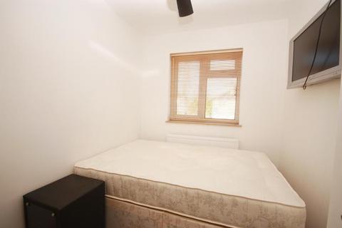 House share to rent, Long Drive, East Acton, London, W3 7PP