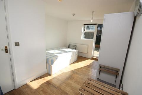 Studio to rent, Norbroke Street, East Acton, London, W12 0QU