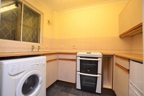1 bedroom flat to rent, Raleigh Close, Slough