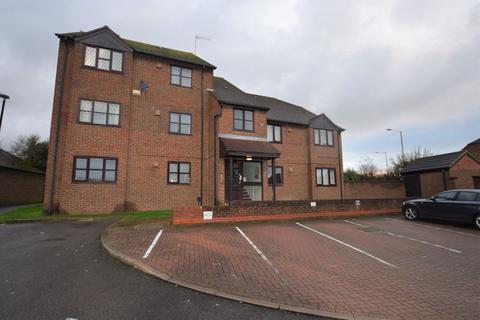1 bedroom flat to rent, Raleigh Close, Slough