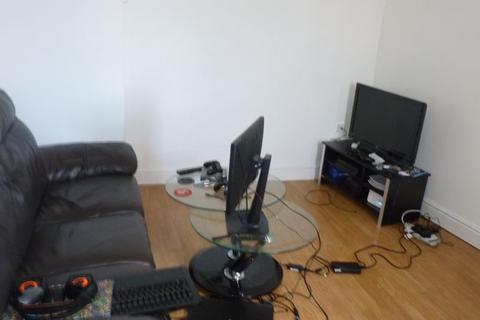 2 bedroom apartment to rent, Skinner Street, Newport