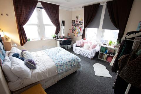 7 bedroom flat to rent - Woodsley Road, Leeds, LS3