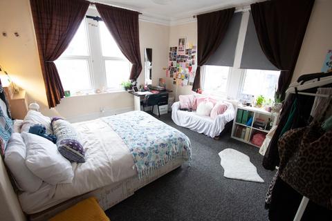 7 bedroom flat to rent, Woodsley Road, Leeds, LS3