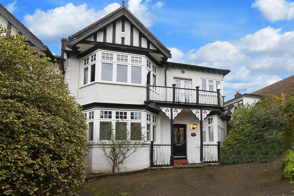 Roebuck Lane, Buckhurst Hill, IG9 5 bed semidetached house £1,150,000